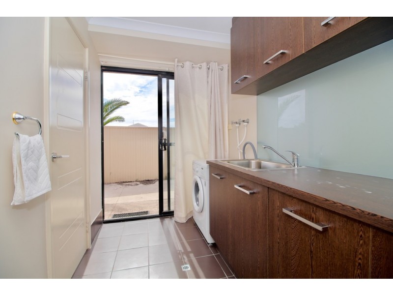 1 Abbeytown Circle, Waikiki WA 6169