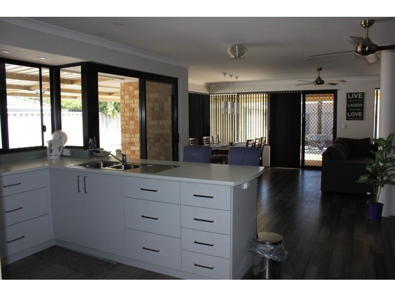 10 Solander Close, Waikiki WA 6169