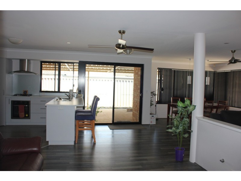 10 Solander Close, Waikiki WA 6169