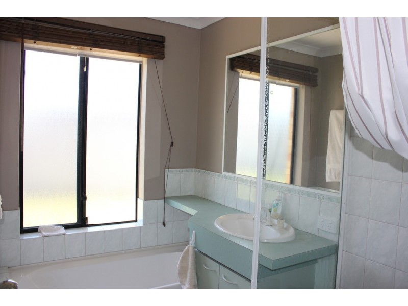 10 Solander Close, Waikiki WA 6169