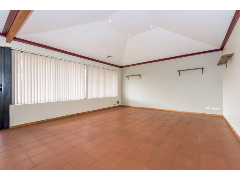 6 Dublin Close, Warnbro WA 6169