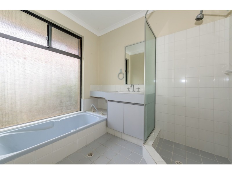 6 Dublin Close, Warnbro WA 6169