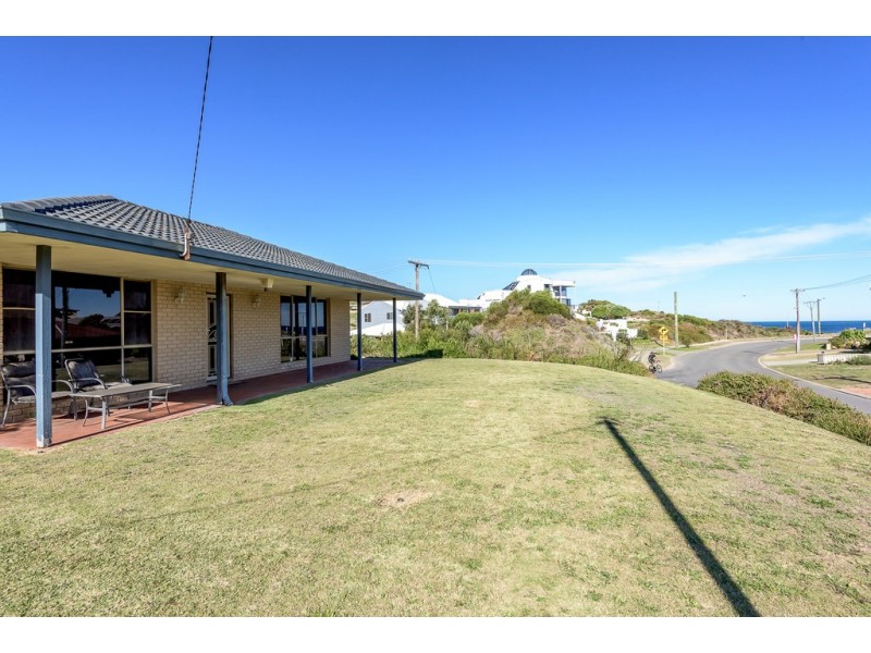 9 Shelton, Waikiki WA 6169