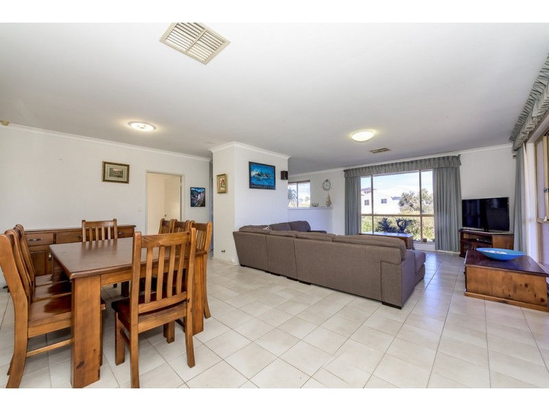 9 Shelton, Waikiki WA 6169