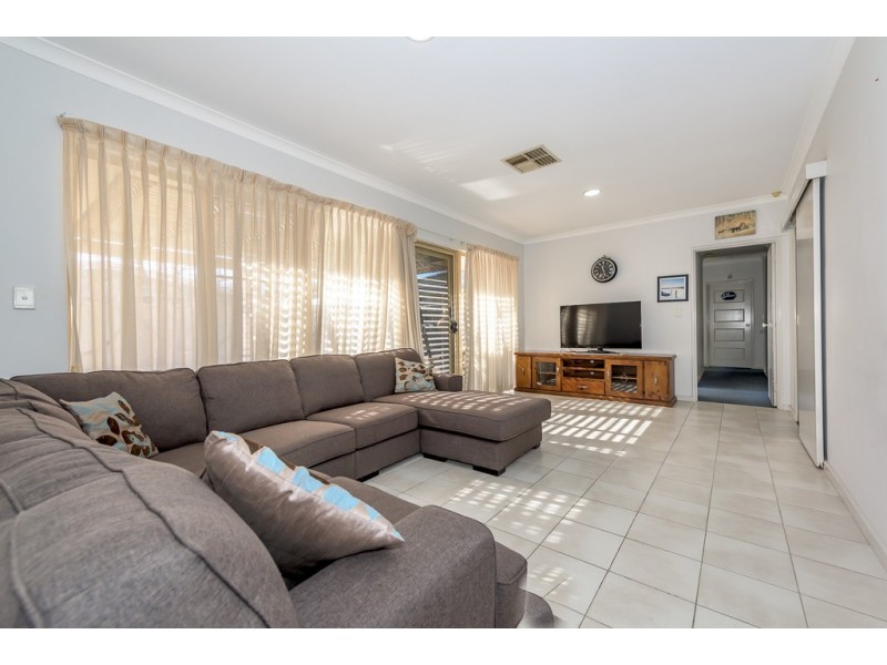 9 Shelton, Waikiki WA 6169