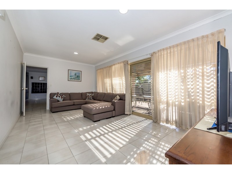 9 Shelton, Waikiki WA 6169