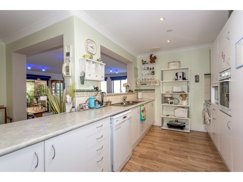 6 Neale Place, Cooloongup WA 6168