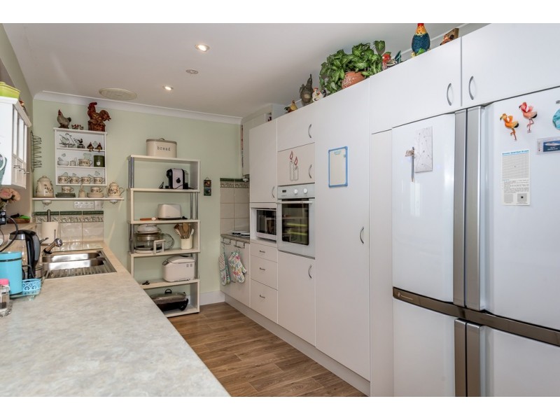 6 Neale Place, Cooloongup WA 6168