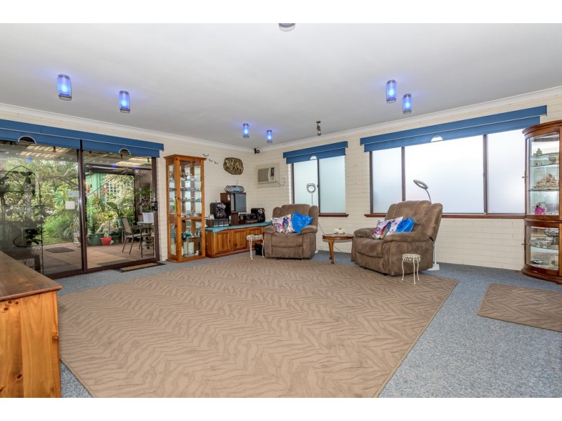 6 Neale Place, Cooloongup WA 6168