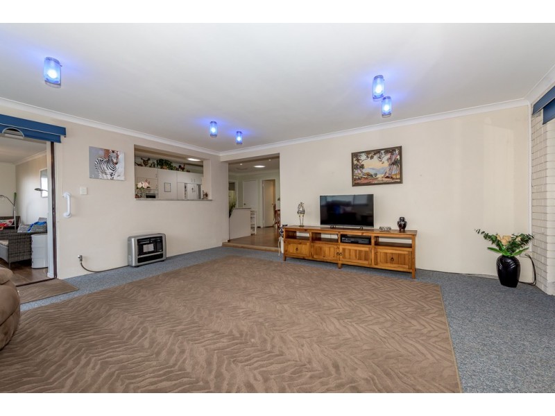 6 Neale Place, Cooloongup WA 6168