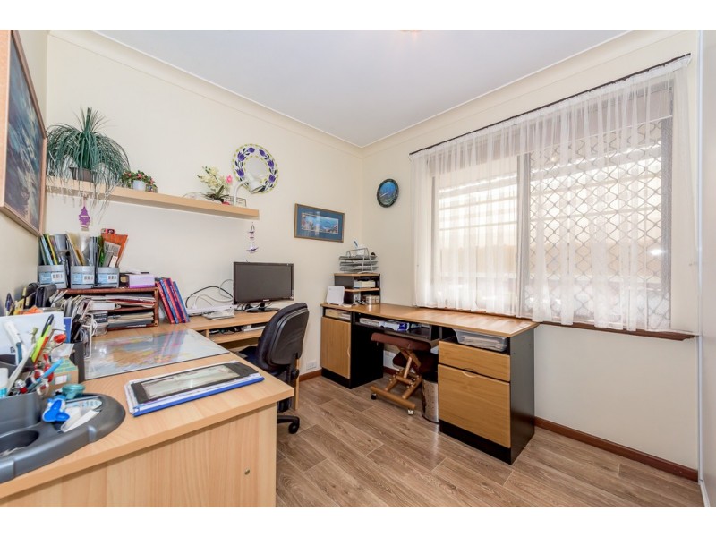 6 Neale Place, Cooloongup WA 6168