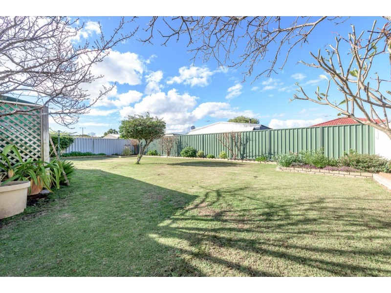 18 Fairview Drive, Waikiki WA 6169