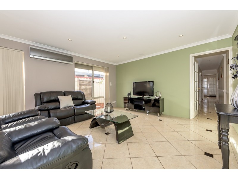 21 Laguardia Loop, Port Kennedy WA 6172