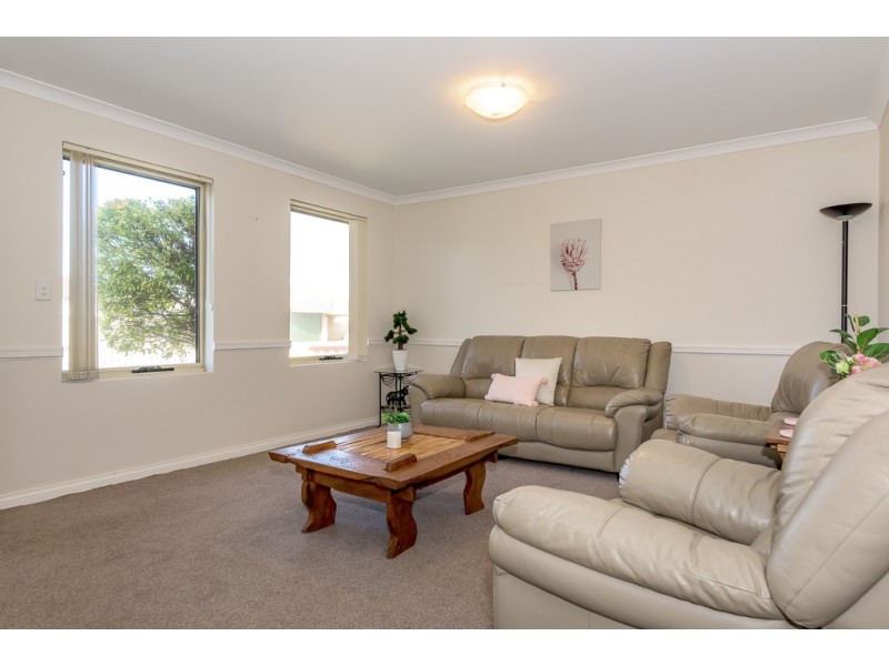 21 Laguardia Loop, Port Kennedy WA 6172