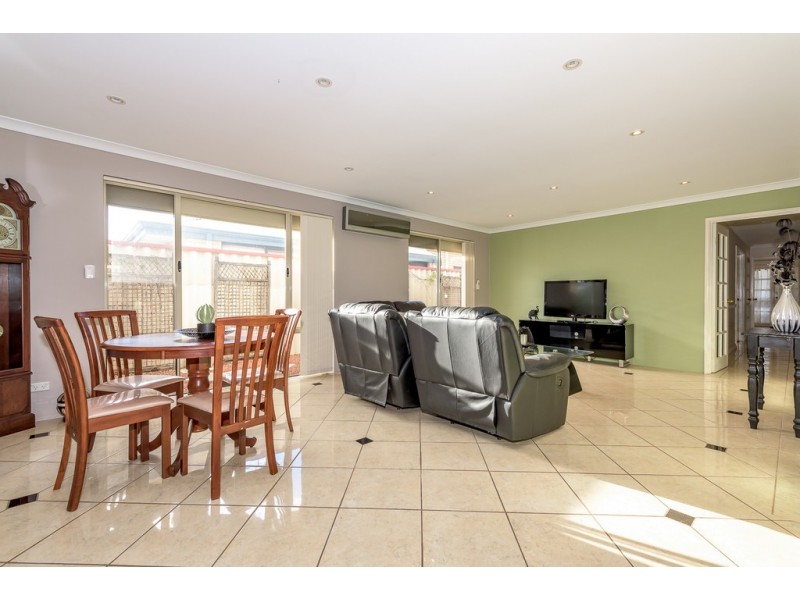 21 Laguardia Loop, Port Kennedy WA 6172