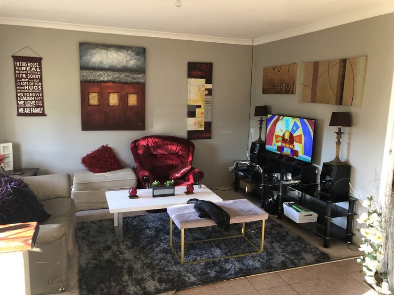 6 Lois Lane, Warnbro WA 6169