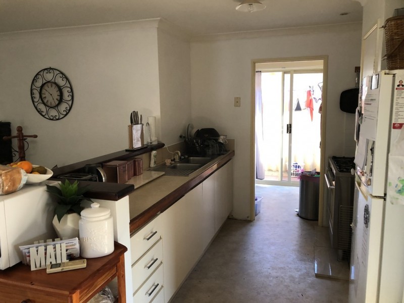 6 Lois Lane, Warnbro WA 6169