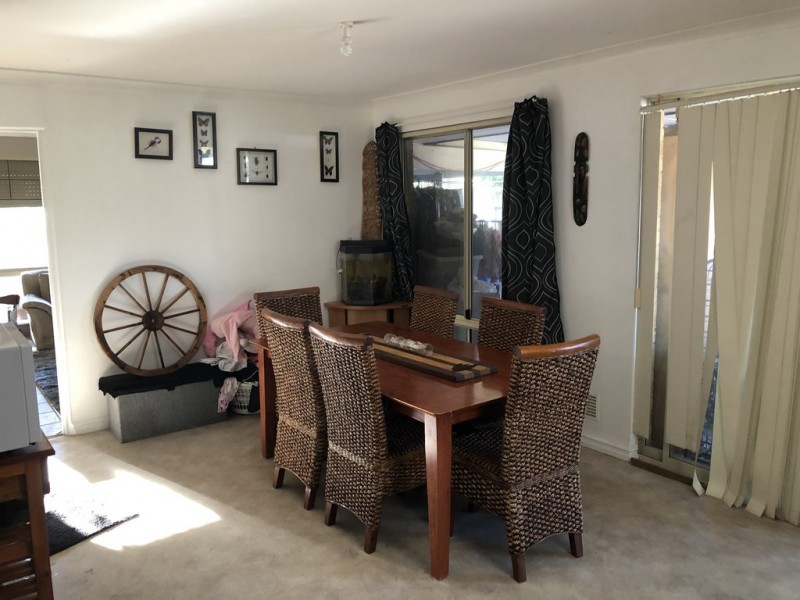 6 Lois Lane, Warnbro WA 6169