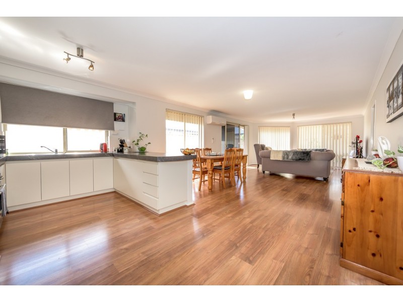 3 Montilla Cres, Port Kennedy WA 6172