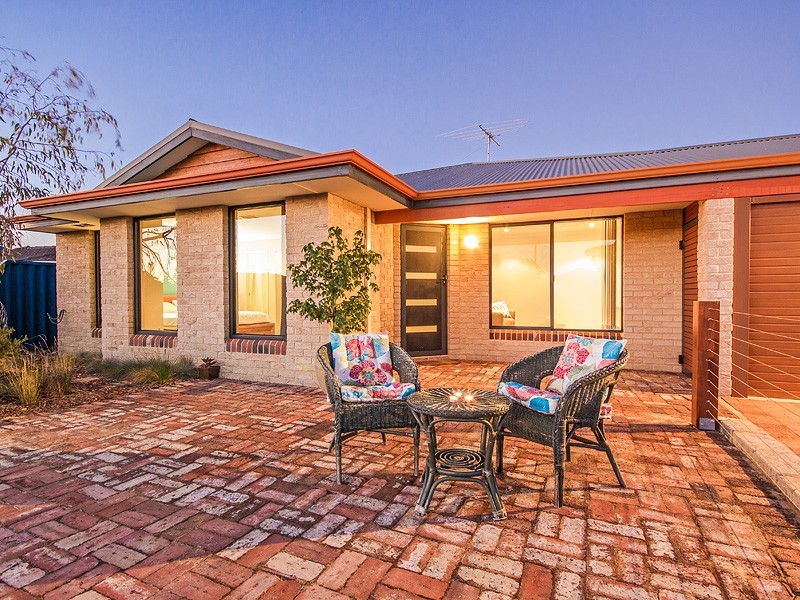 30 Teraglin Way, Warnbro WA 6169