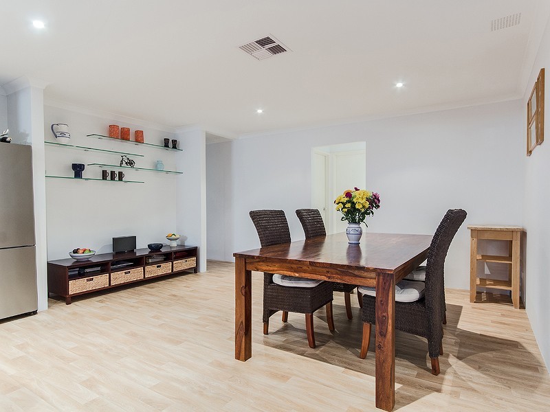 30 Teraglin Way, Warnbro WA 6169