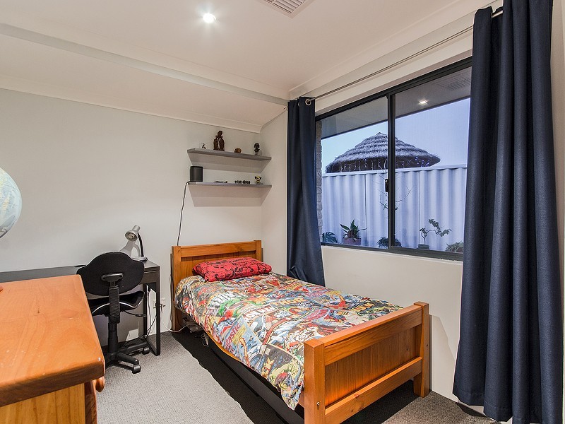 30 Teraglin Way, Warnbro WA 6169