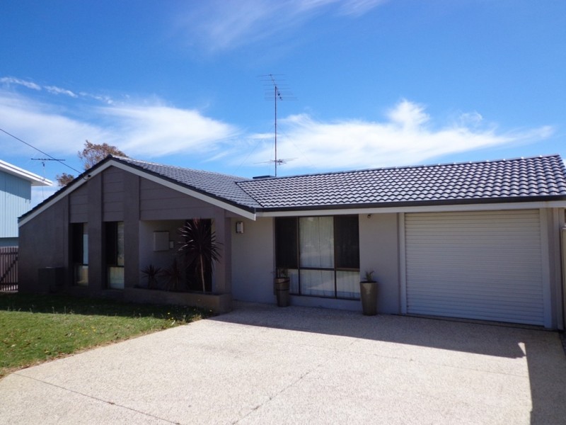 172 Penguin Rd, Safety Bay WA 6169