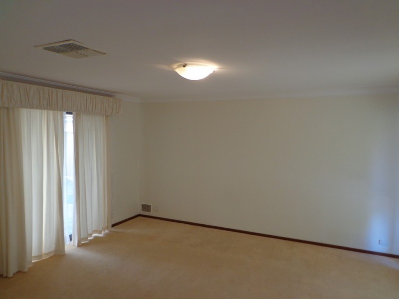 172 Penguin Rd, Safety Bay WA 6169