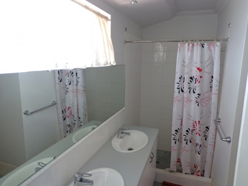 172 Penguin Rd, Safety Bay WA 6169