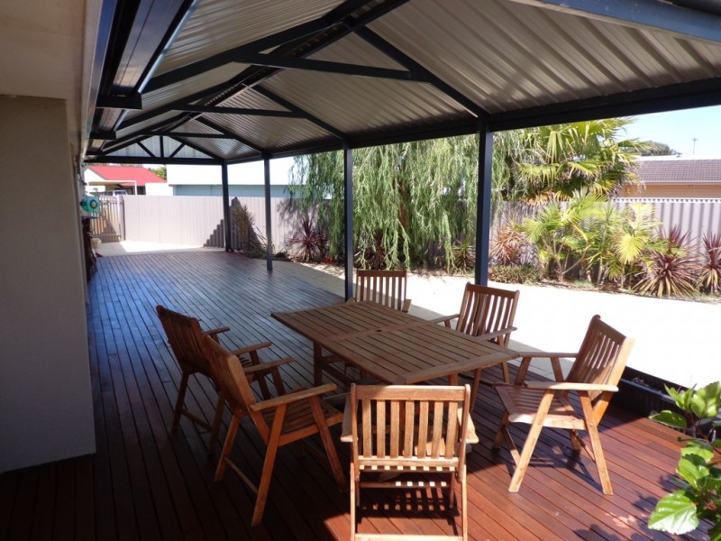 172 Penguin Rd, Safety Bay WA 6169