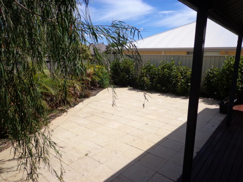 172 Penguin Rd, Safety Bay WA 6169