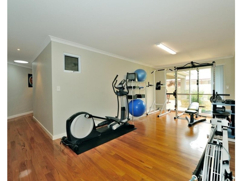 9 Radford Place, Safety Bay WA 6169