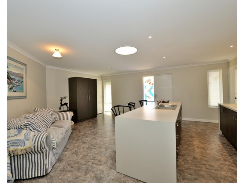 9 Radford Place, Safety Bay WA 6169