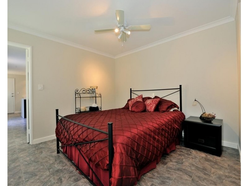 9 Radford Place, Safety Bay WA 6169