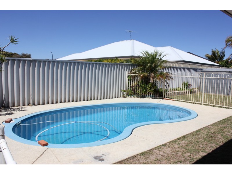 25 San Sebastian Boulevard, Port Kennedy WA 6172