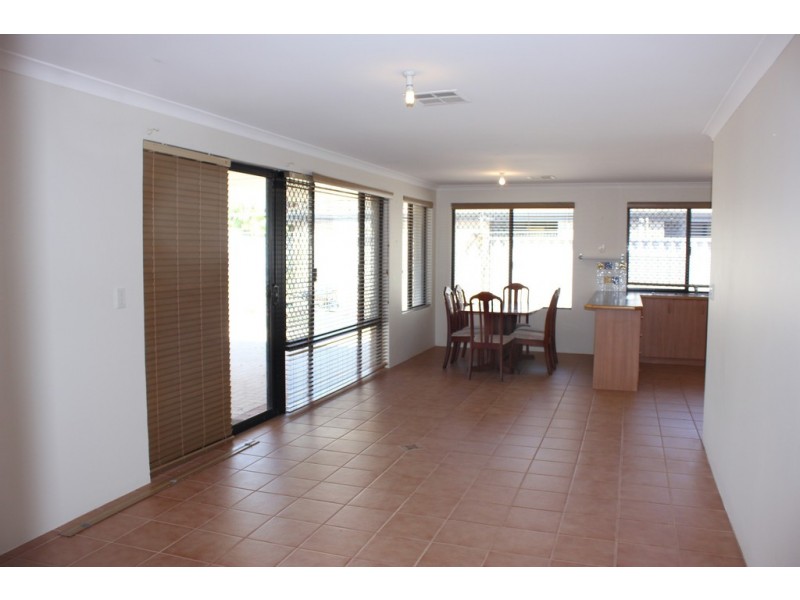 25 San Sebastian Boulevard, Port Kennedy WA 6172