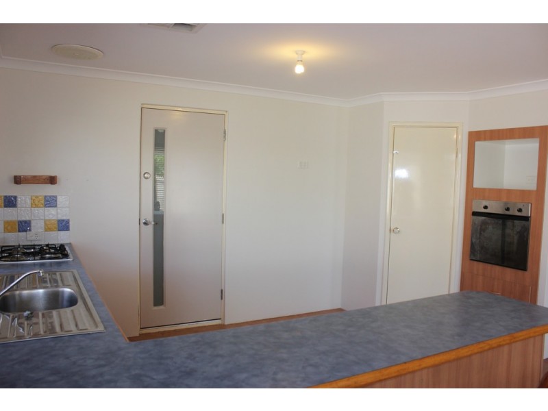 25 San Sebastian Boulevard, Port Kennedy WA 6172