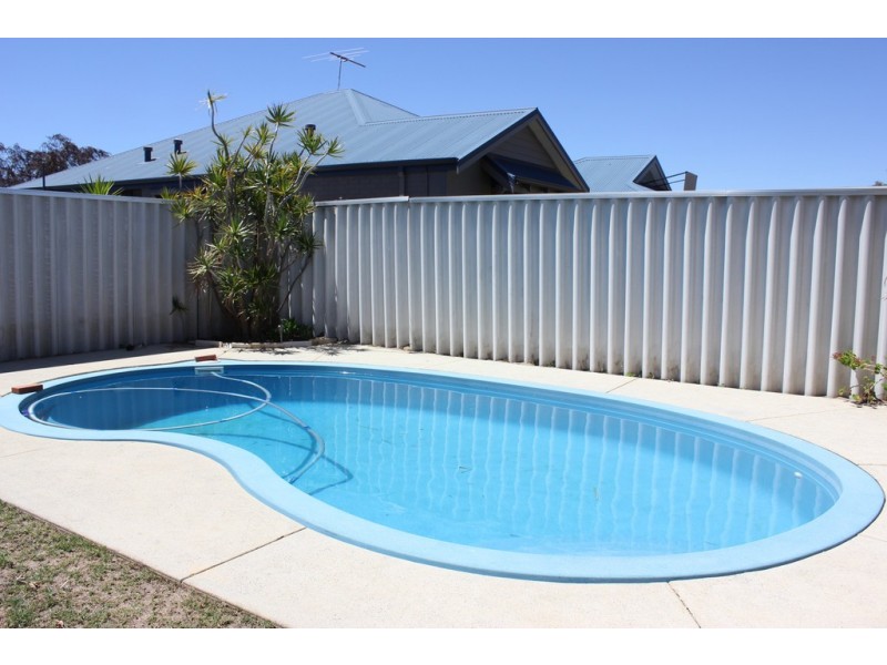 25 San Sebastian Boulevard, Port Kennedy WA 6172