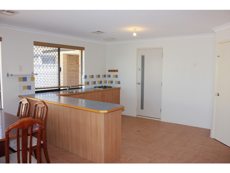 25 San Sebastian Boulevard, Port Kennedy WA 6172