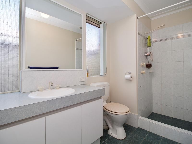4 Greenlea Crescent, Warnbro WA 6169