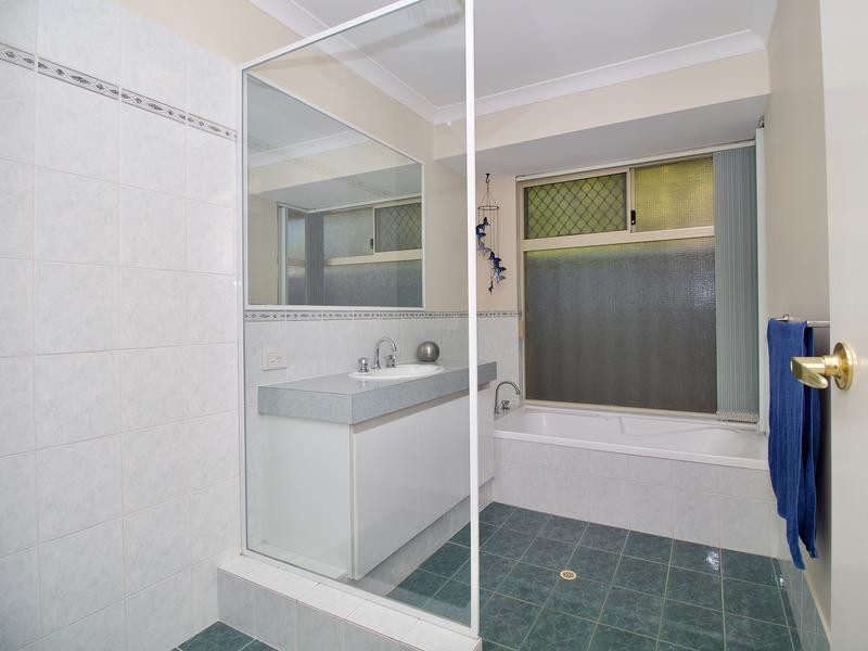4 Greenlea Crescent, Warnbro WA 6169