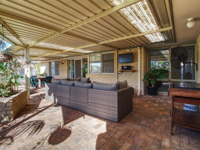 4 Greenlea Crescent, Warnbro WA 6169
