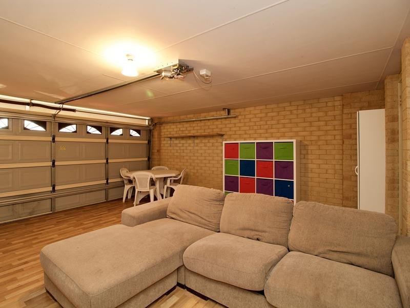 4 Greenlea Crescent, Warnbro WA 6169