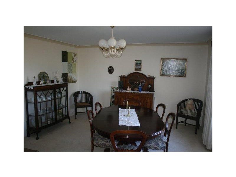 4 Parkway Gardens, Parmelia WA 6167