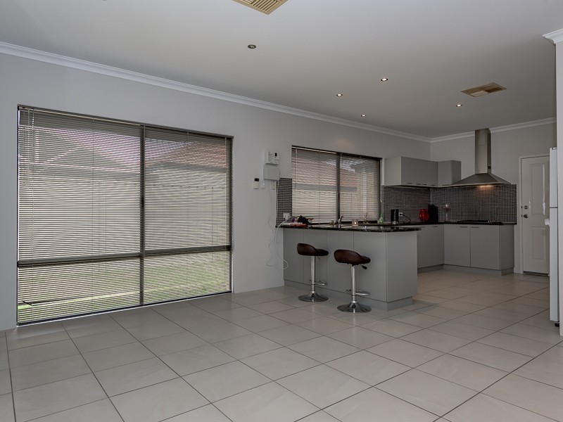 20 Lord Hobart Drive, Madora Bay WA 6210