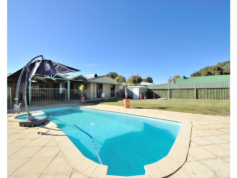 11 Currie Street, Waikiki WA 6169