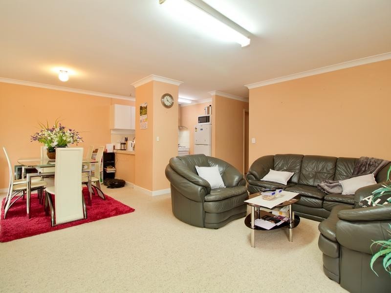 13/8 Merope Close, Rockingham WA 6168