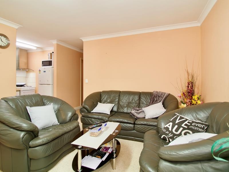 13/8 Merope Close, Rockingham WA 6168