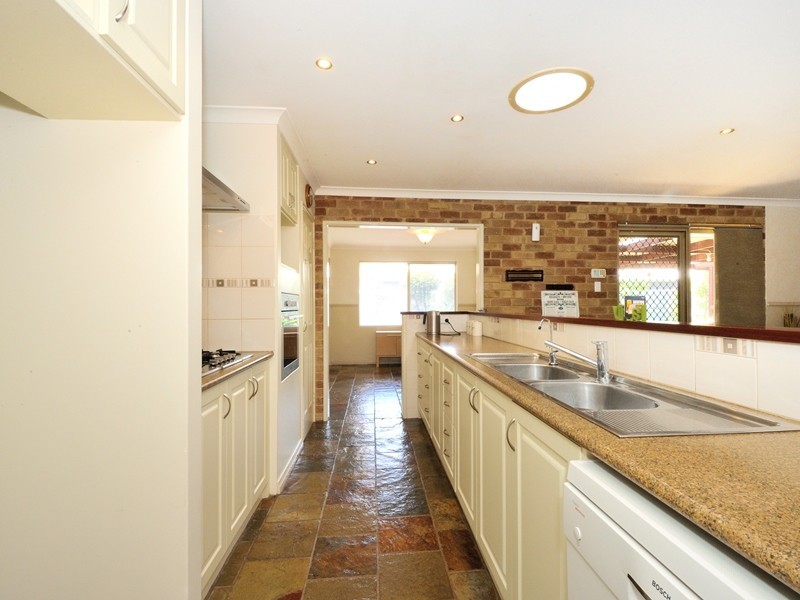 17 Bridgewater Court, Waikiki WA 6169