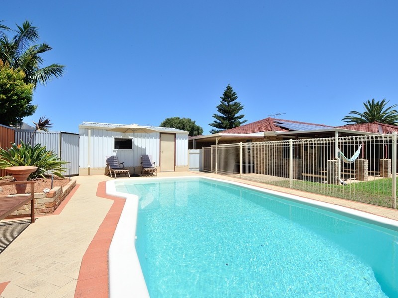 17 Bridgewater Court, Waikiki WA 6169